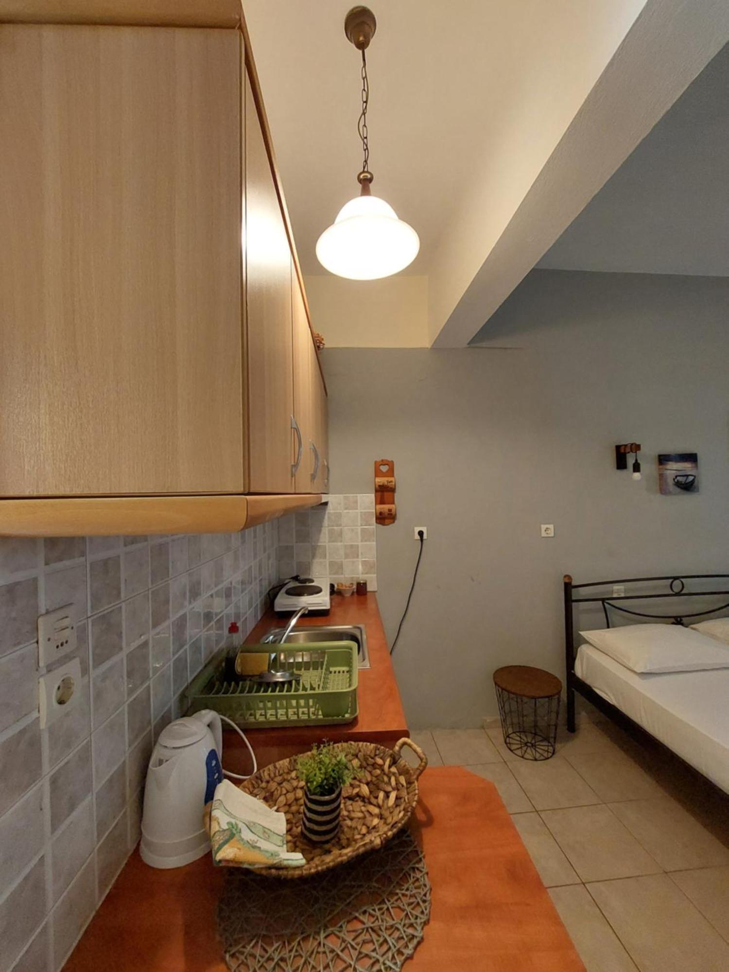 Violetta Studios & Apartments Milina Exterior photo